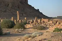 Säulenhalle des Pije von Südwesten