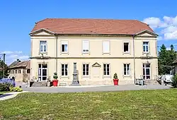 Ehemaliges Schul- und Bürgermeisteramtsgebäude