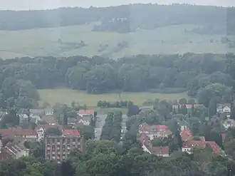 Blick vom Kirchturm der Andreaskirche westsüdwestwärts zum Berghölzchen