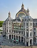 Hauptbahnhof von Antwerpen, Historismus, Mischung vieler verschiedener Baustile, u.&nbsp;a. Byzantismus, Neogotik und Jugendstil