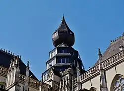 Kathedrale von Antwerpen, drei Laternen­geschosse mit Zwiebel