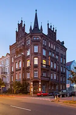 Wohnhaus Bödekerstraße 58 aus der Neugotik, im Stil der Backsteingotik ausgeführt