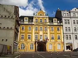 Appelts Haus (heute Industrieschule für Bauingenieurwesen; nordwestlich)