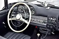 Retro Autoradio Becker Mexico (basierend auf dem Becker Cascade) in einem Mercedes 300SL