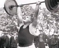 Arnold Luhaäär, Silber 1928 und Bronze 1936 im Gewichtheben