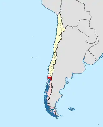 Lage des Erzbistums (rot) und seiner Suffraganbistümer (rosa und blau) in Chile