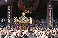 Mikoshi am Sensō-ji beim Sanja-Matsuri