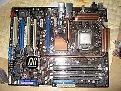 ATX-Hauptplatine für Sockel 775 (unterstützt Core 2 Duo/Quad), 2008, unterstützt SLI. CPU und RAM sind bereits installiert.