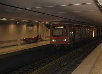 GIII der 2. Bauserie Einfahrt in der Station Larisis