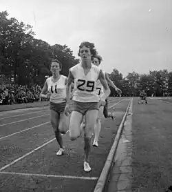 Ausgeschieden im dritten Vorlauf: Krystyna Nowakowska (links), Rang drei Gerda Kraan (vorne), Rang sechs (Foto von&nbsp;1964)