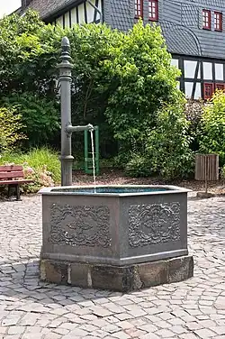 Brunnen in Atzelgift