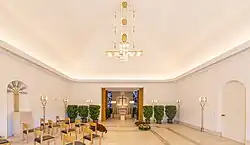 Innenraum der Aufbahrungshalle, Atzgersdorfer Friedhof (Umgestaltung)