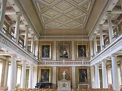 Große Aula, Blick durch das Mittelschiff nach Norden auf die sogenannte Königswand (2013)