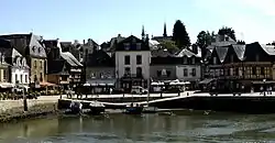 Auray, Blick über den Fluss zur Altstadt des Ortsteils St. Gorman