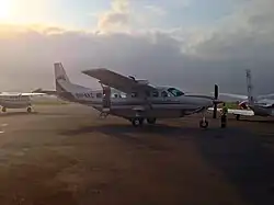Eine Cessna 208B Grand Caravan (5H-KKC) der Auric Air