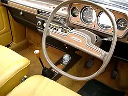 Lenkrad eines Austin Allegro aus den 1970er-Jahren, oben und unten abgeflacht