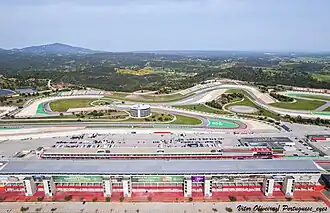 VIP-Turm, rechts davon Kurve 5 in der Variante der Motorrad-WM