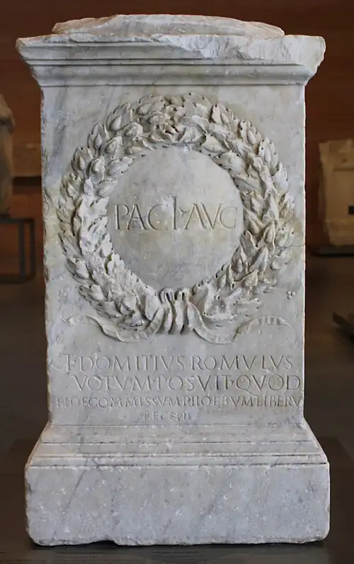 Vorderseite mit Inschrift