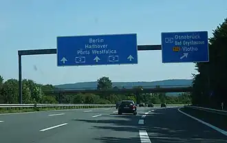 Schilderbrücke auf der A&nbsp;2 in Richtung Hannover.