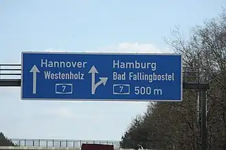 Die A&nbsp;27 vor dem Dreieck Walsrode