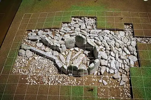 Dolmen del Prado de las Cruces und Modell im Museum von Ávila