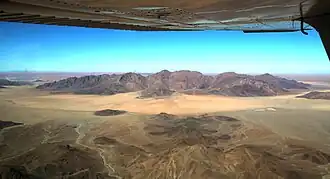 Die Awasibberge in der Wüste Namib Blickrichtung Südwest