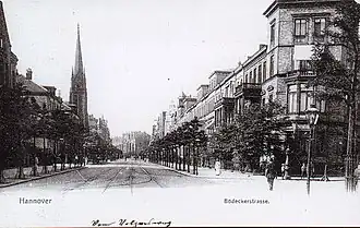 Blick durch die Bödekerstraße Richtung Kirche (Ansichtskarte um 1900)