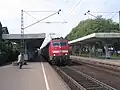 Ems-Leine-Express bespannt mit DB-Baureihe 111 Richtung Braunschweig im Bahnhof Bünde (Westfalen)