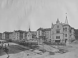 Links: Krankenbau, Mitte: Betsaal, rechts: Altersheim, 1894.