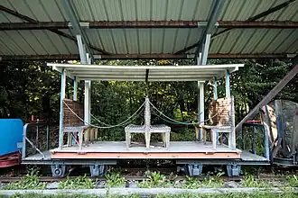 Im Bürmooser Moor ausgestellter Personentransportwagen