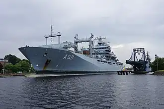 2021 die Kaiser-Wilhelm-Brücke passierend