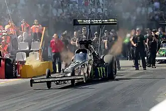 Start eines Top Fuel Dragsters (Jndia Erbacher, Schweiz) bei einem Wertungslauf auf der Rico Anthes Quartermile 2019.