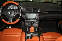 Armaturenbrett mit Navigationssystem Professional 16:9 und Leder „Zimt“ mit Sportsitz der BMW Special Edition „Sport“