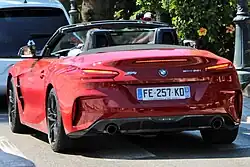 Z4 30i Heckansicht mit aktiven Bremsleuchten