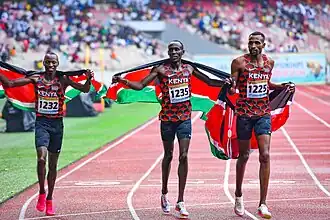Nicholas Kiplangat Kebenei (rechts) bei den Afrikameisterschaften 2024 in Douala