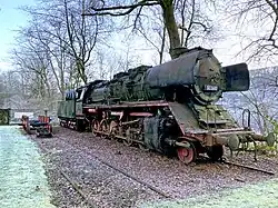 Dampflok auf dem Bahnhofsgelände