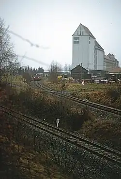 Zug aus Warmensteinach zwischen Bf Bayreuth-St. Georgen und Bayreuth Hbf