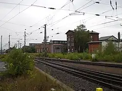 Ehemalige Werkstattgebäude der Reichsbahn auf dem Versuchsgelände (August 2008)
