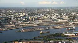 Gewerbeanlagen im Baakenhafen im Jahr 2010