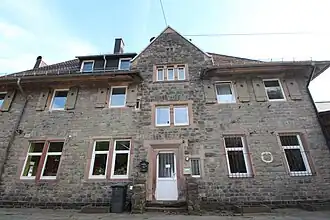 Frontansicht des Bahnhofs