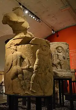 Säulentrommel einer Jupitergigantensäule Bildkommentar.