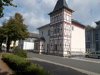 Ehemaliges Empfangsgebäude, Straßenseite (2014)