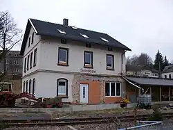 Empfangsgebäude des Bahnhofs Grünstädtel (2016)