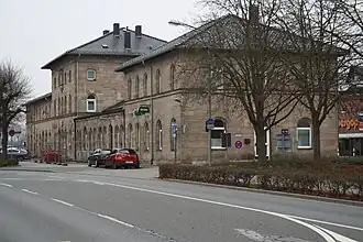 Empfangsgebäude, Straßenseite
