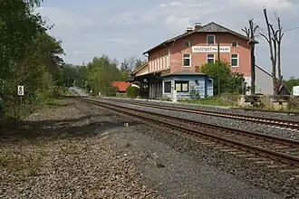 Empfangsgebäude, Oberkotzauer Seite