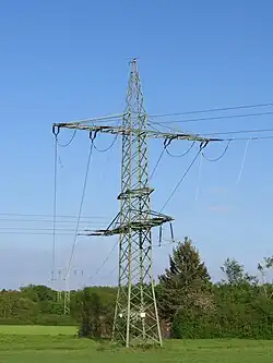 Abzweig einer zweikreisigen Bahnstromleitung