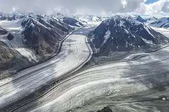 Vereinigung von Fraser- und Baldwin-Gletscher (rechts)
