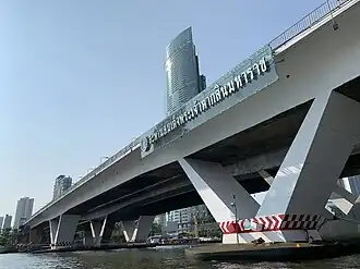 Taksin-Brücke