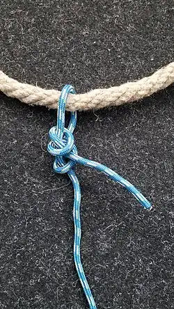 Der Stek an einem Seil, wird aber auch als Festmacher an einem Ring benutzt