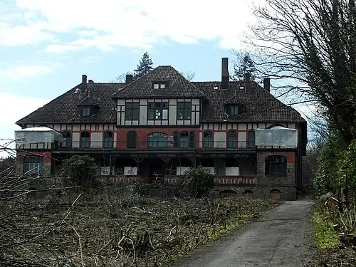 Freigelegte Grundstückszufahrt (Frühjahr 2016)